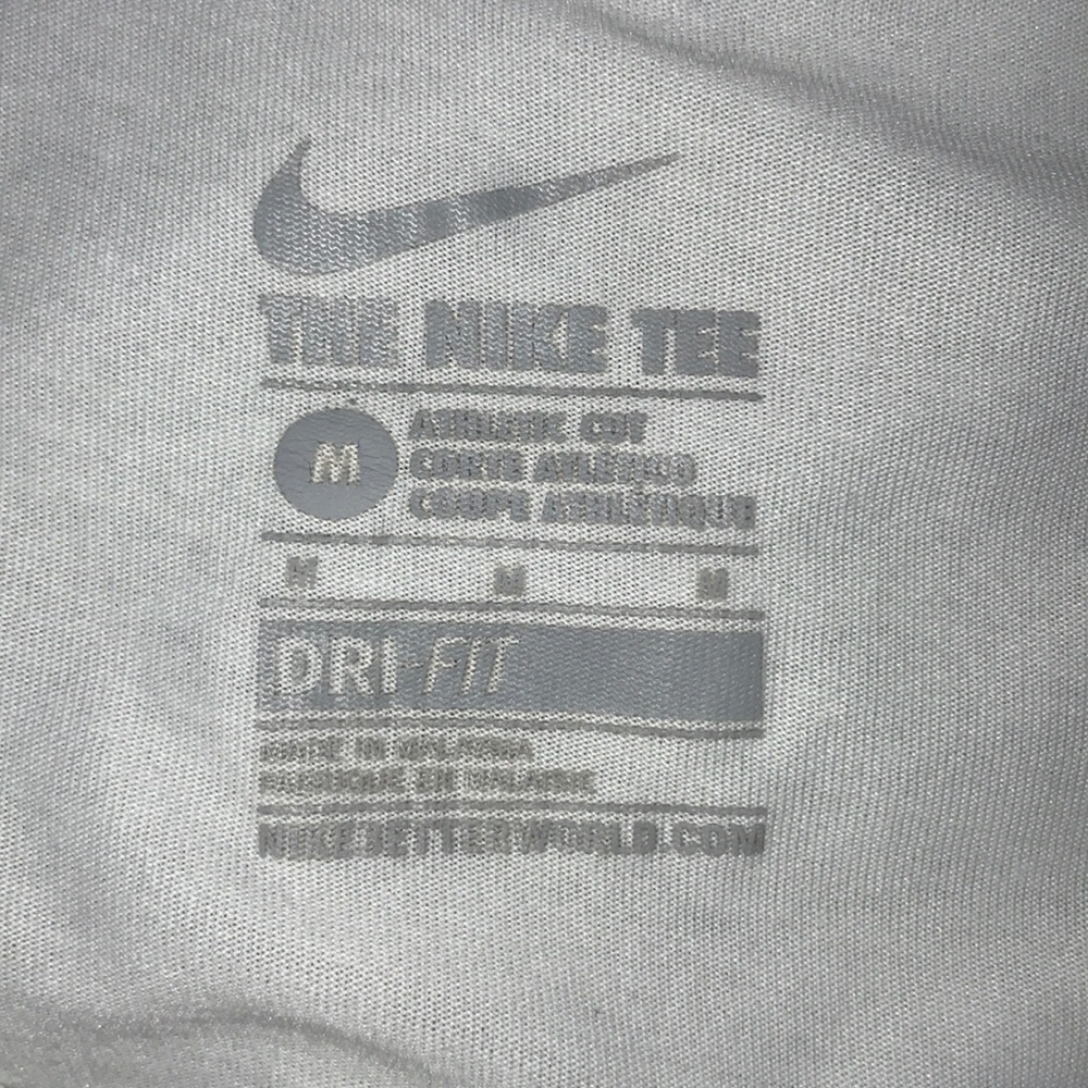 Nike V-neck tee, dri-fit - Picture 3 of 4